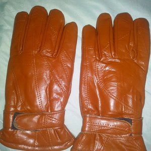 New.. Women's Leather Gloves. Style: B2R , RN 84890 VN70188. One Size,